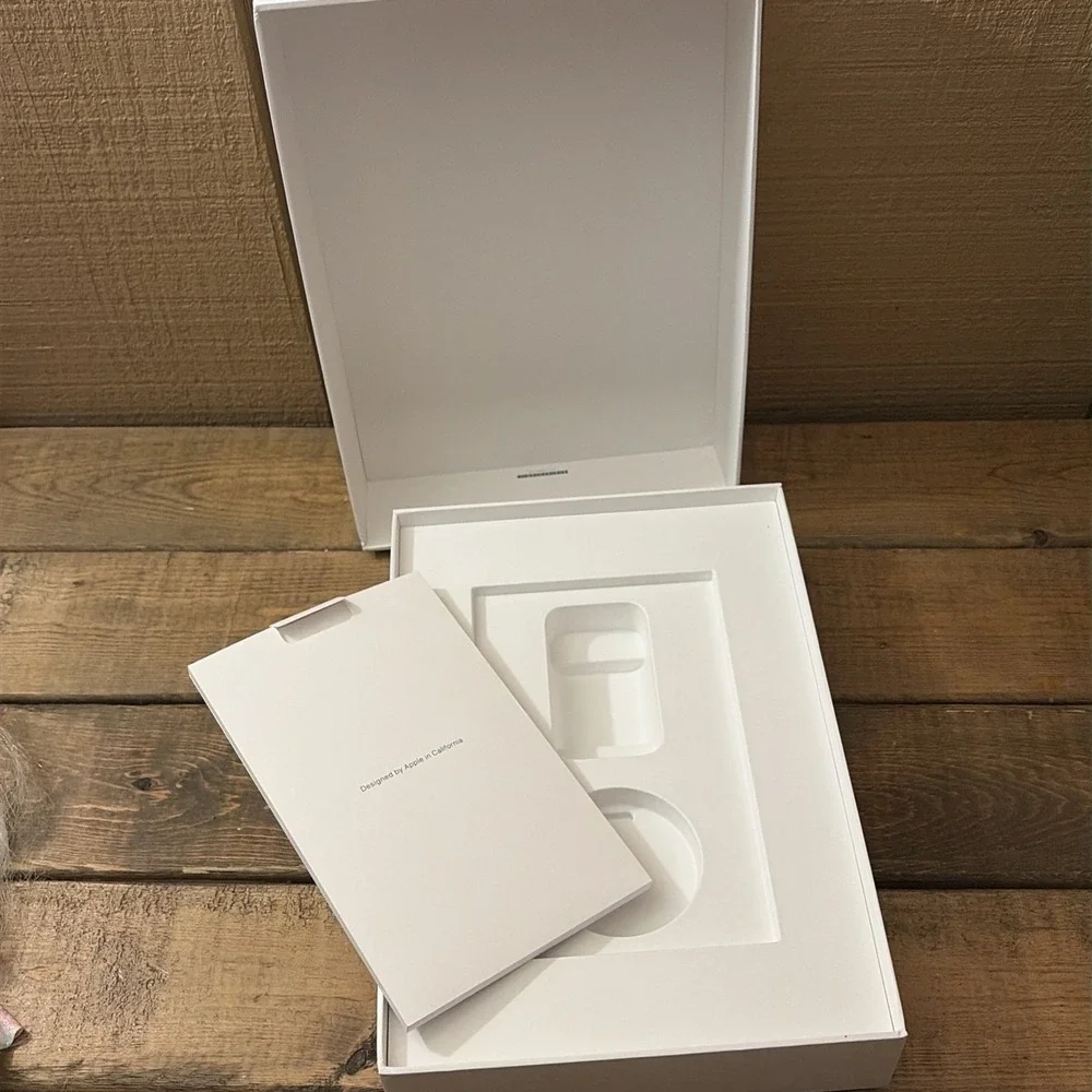 iPad 9th Generation Wi-Fi 64GB Space Gray (EMPTY BOX ONLY)